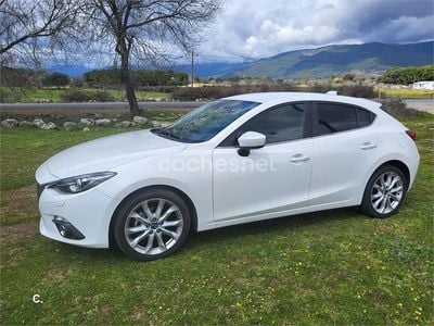 Blanco Usado 2015 Mazda 3 Luxury Berlina | 11.900 € (Precio justo)