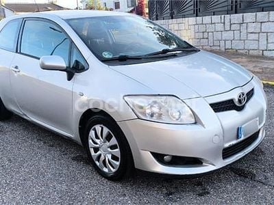 Gris / plata Usado 2009 Toyota Auris Luna Berlina | 2490 € (Buen precio)
