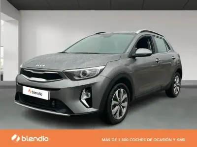 Usado Kia Stonic 100 HP (73 kW) 2025 Cinzento SUV