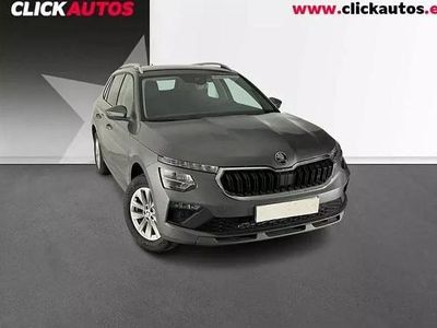 Rojo Usado 2025 Skoda Kamiq Selection SUV | 19.000 € (Buen precio)