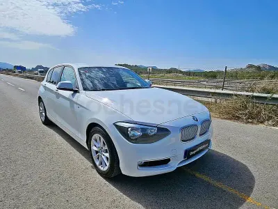 Usado BMW 118 Urban Line 143 CV (105 kW) 2012 Blanco Utilitario