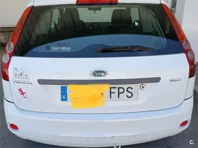 Usado Ford Fiesta Trend 90 CV (66 kW) 2007 Blanco Utilitario