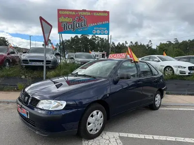 Usado Seat Cordoba 60 CV (44 kW) 2002 Azul Berlina