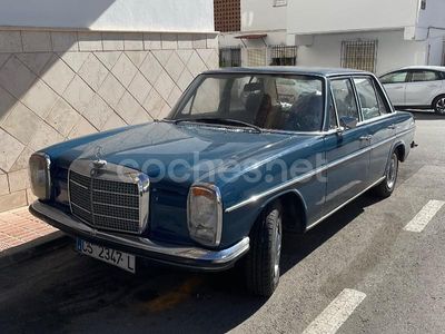 Usado Mercedes 200 140 CV (102 kW) 1983 Azul Familiar