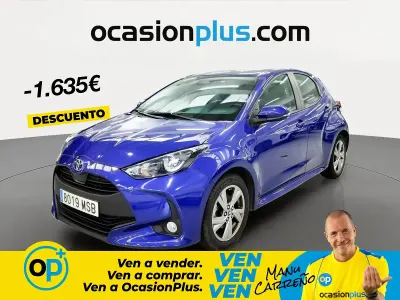 Używany Toyota Yaris Hybrid Active 116 KM (85 kW) 2024 Niebieski Sedan/Limuzyna