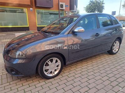 Usado Seat Ibiza Reference 100 CV (73 kW) 2007 Gris / plata Utilitario