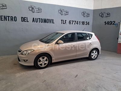 Beige Usado 2011 Hyundai i30 Comfort Berlina | 7500 € (Precio justo)
