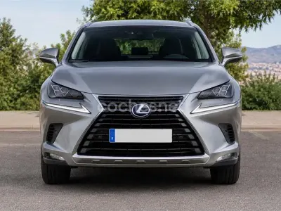 Usado Lexus NX300h 197 CV (144 kW) 2021 Gris / plata SUV