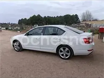 Usado Skoda Octavia Elegance 180 HP (132 kW) 2013 Branco Sedan