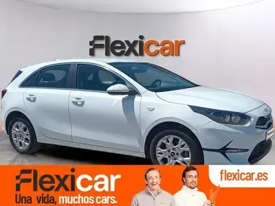 Usado Kia Ceed 136 CV (100 kW) 2023 Blanco Utilitario
