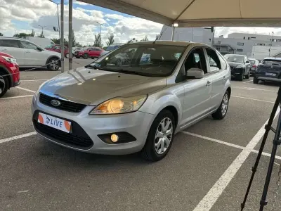 Usado Ford Focus Trend 90 CV (66 kW) 2008 Gris Utilitario