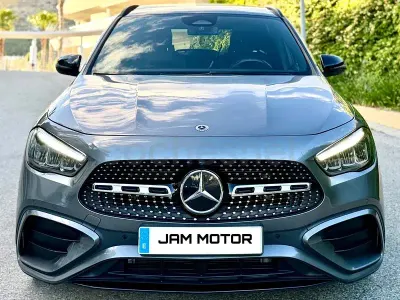 Usado Mercedes GLA200 150 HP (110 kW) 2025 Cinzento SUV