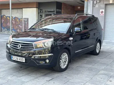 Usado SsangYong Rodius Limited 155 CV (114 kW) 2014 Negro Monovolumen