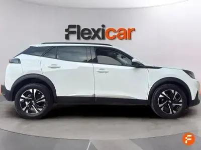 Usado Peugeot 2008 Allure 100 CV (73 kW) 2021 Blanco SUV