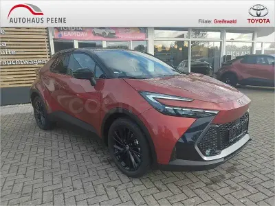 Käytetty Toyota C-HR Edition 223 HP (164 kW) 2025 Oranssi Katumaasturi