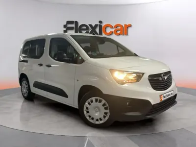 Usado Opel Combo Edition+ 102 CV (75 kW) 2022 Blanco Monovolumen