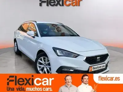 Usado Seat Leon Style 115 CV (84 kW) 2021 Blanco Familiar