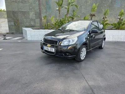 Usado Chevrolet Aveo LS 101 CV (74 kW) 2010 Negro Berlina