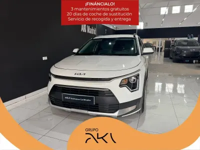 Käytetty Kia Niro 129 HP (94 kW) 2025 Valkoinen Katumaasturi