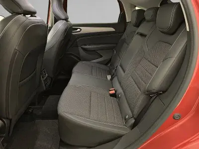 Usado Renault Arkana Zen 140 CV (102 kW) 2022 Rojo SUV