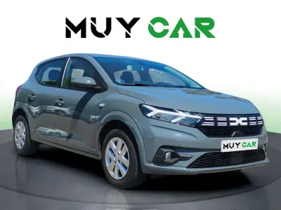 Usado Dacia Sandero Essentiel 91 CV (66 kW) 2023 Gris Utilitario