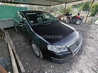 Usado VW Passat Highline 140 CV (102 kW) 2005 Negro Berlina