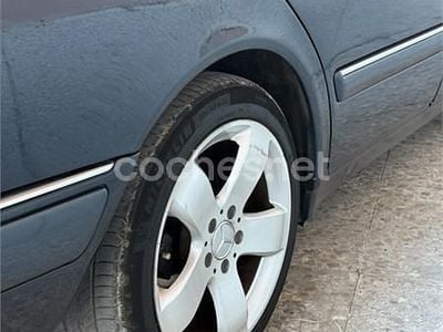 Negro Usado 1999 Mercedes E290 Elegance Berlina | 6000 €