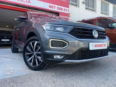 Usado VW T-Roc Advance 150 CV (110 kW) 2019 Gris / plata SUV