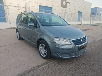 Usado VW Touran Edition 105 CV (77 kW) 2008 Gris / plata Monovolumen