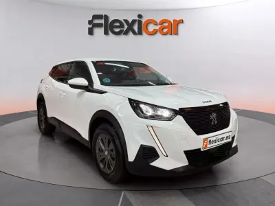 Usado Peugeot 2008 Active 101 CV (74 kW) 2021 Blanco SUV