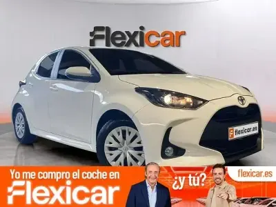 Usado Toyota Yaris Comfort 72 CV (52 kW) 2023 Blanco Utilitario
