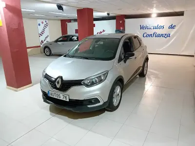 Usado Renault Captur Zen 90 CV (66 kW) 2019 Gris SUV
