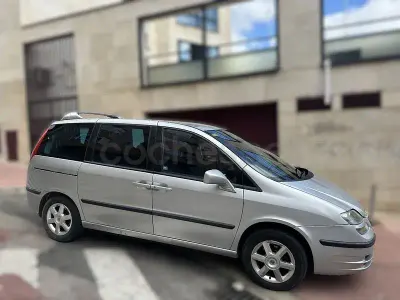 Usado Fiat Ulysse Emotion 128 CV (94 kW) 2004 Gris / plata Monovolumen