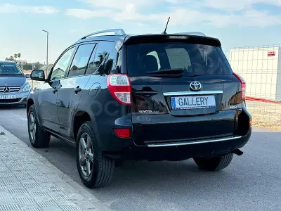 Usado Toyota RAV4 Advance 150 CV (110 kW) 2011 Negro SUV