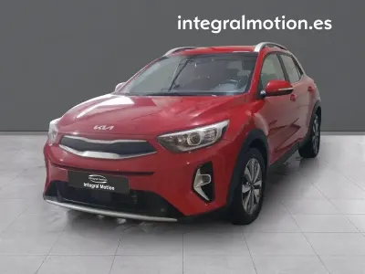 Usado Kia Stonic 100 HP (73 kW) 2024 Vermelho SUV