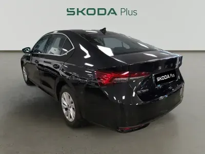 Usado Skoda Octavia Selection 150 HP (110 kW) 2025 Preto Sedan