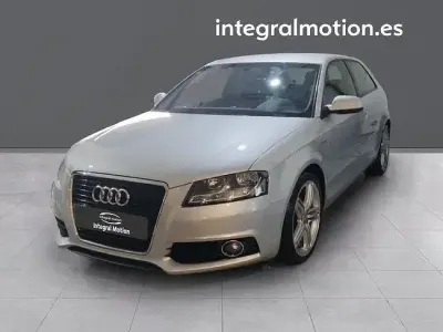 Usado Audi A3 Ambition 160 CV (117 kW) 2011 Gris Utilitario