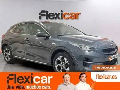 Usado Kia XCeed 136 CV (100 kW) 2021 Gris SUV