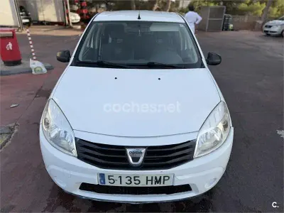 Usado Dacia Sandero Ambiance 75 CV (55 kW) 2012 Blanco Berlina