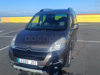 Usado Citroën Berlingo XTR 100 CV (73 kW) 2016 Gris / plata Monovolumen