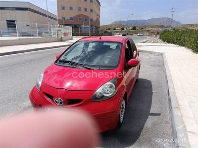 Occasion Toyota Aygo 54 PK (39 kW) 2007 Rood Hatchback