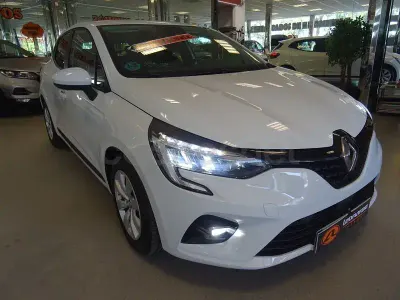 Usado Renault Clio V Business 100 CV (73 kW) 2022 Blanco Berlina