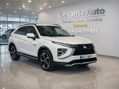Usado Mitsubishi Eclipse Cross Motion 188 CV (138 kW) 2022 Blanco SUV