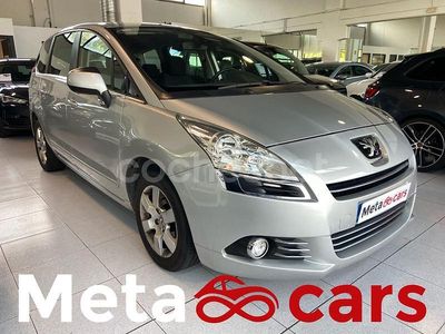 Usado Peugeot 5008 Premium 110 CV (80 kW) 2009 Gris / plata Monovolumen