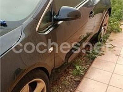 Usado Opel Astra GTC Sportive 165 CV (121 kW) 2014 Negro Berlina