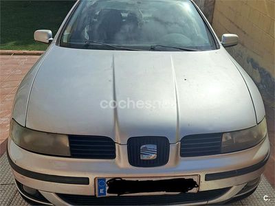 Usado Seat Toledo Stella 90 CV (66 kW) 2000 Gris / plata Berlina