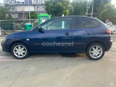 Usado Seat Ibiza Reference 100 CV (73 kW) 2006 Azul Utilitario