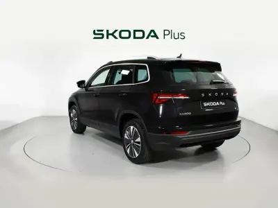Usado Skoda Karoq Selection 150 CV (110 kW) 2024 Negro SUV