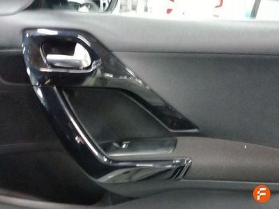 Begagnad Peugeot 208 Allure 82 HK (60 kW) 2014 Vit Halvkombi