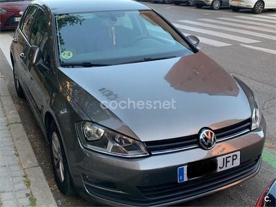 Usado VW Golf VII Advance 105 CV (77 kW) 2015 Gris / plata Berlina
